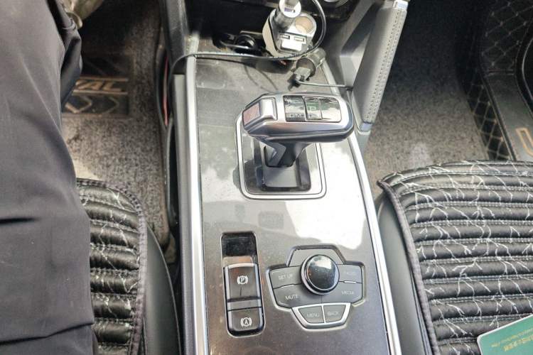Used Haval H6 2018 Red-Label Sport Edition 1.5T Automatic Two-Wheel Drive Elite Model Gear Lever
