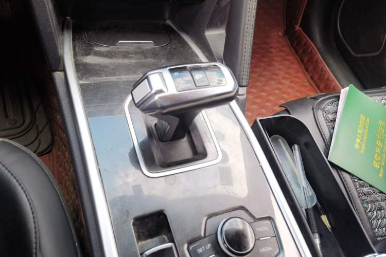 Used Haval H6 2018 Blue Label Sport Edition 1.5T Automatic Two-Wheel Drive Elite Model Gear Lever