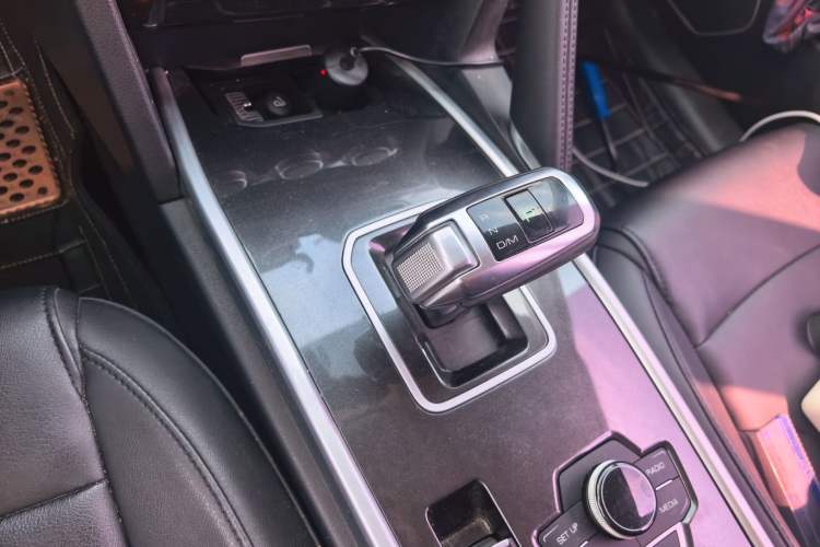 Used Haval H6 2018 Blue Label Sport Edition 1.5T Automatic Two-Wheel Drive Elite Model Gear Lever