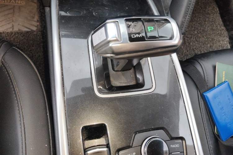 Used Haval H6 2018 Red-Label Sport Edition 1.5T Automatic Two-Wheel Drive Elite Model Gear Lever