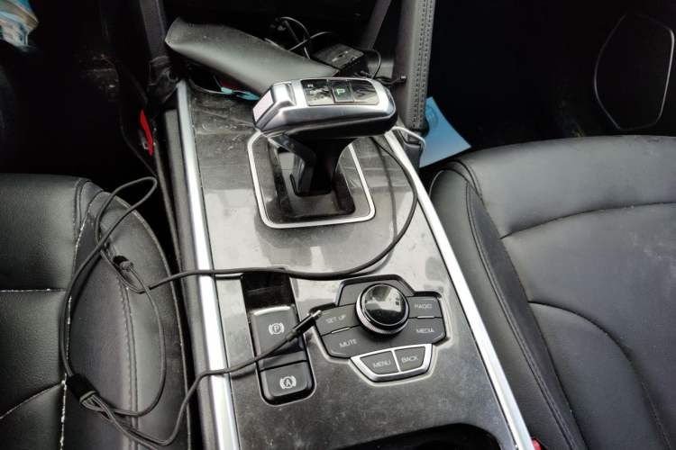 Used Haval H6 2018 Red-Label Sport Edition 1.5T Automatic Two-Wheel Drive Elite Model Gear Lever