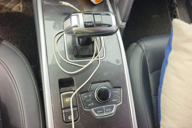 Used Haval H6 2018 Blue Label Sport Edition 1.5T Automatic Two-Wheel Drive Elite Model Gear Lever