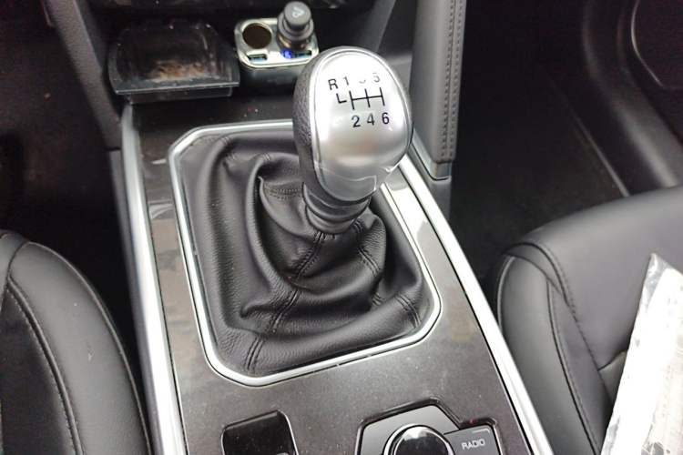 Used Haval H6 2018 Red-Label Sport Version 1.5T Manual Two-Wheel Drive Elite Model Gear Lever