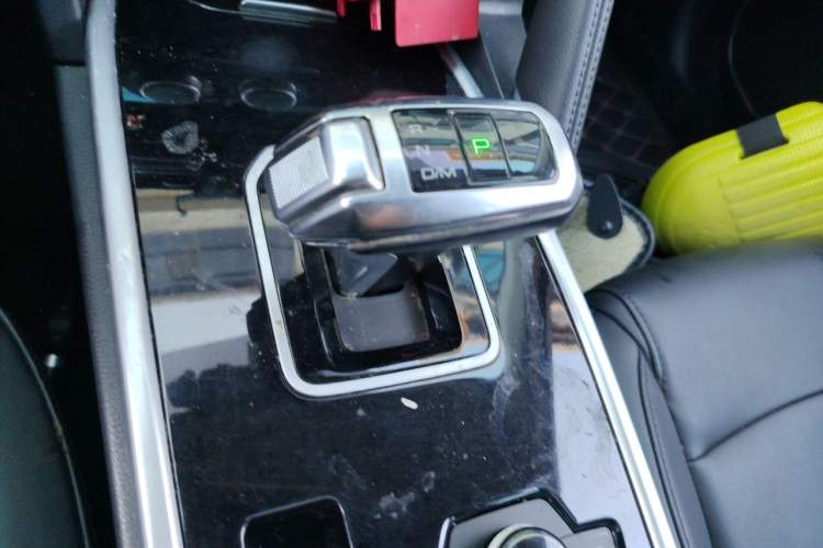 Used Haval H6 2018 Blue Label Sport Edition 1.5T Automatic Two-Wheel Drive Elite Model Gear Lever