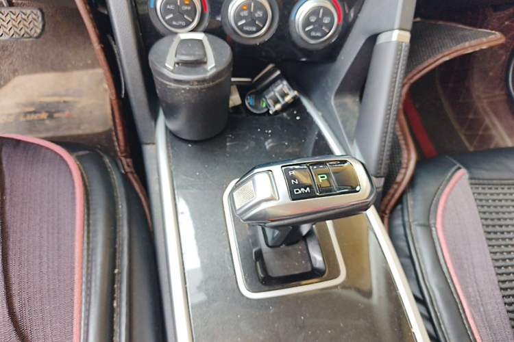 Used Haval H6 2018 Red-Label Sport Edition 1.5T Automatic Two-Wheel Drive Elite Model Gear Lever