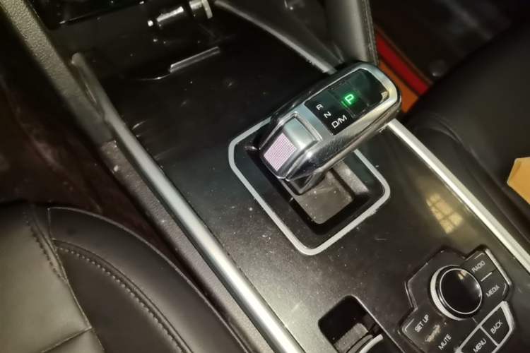 Used Haval H6 2018 Blue Label Sport Edition 1.5T Automatic Two-Wheel Drive Elite Model Gear Lever