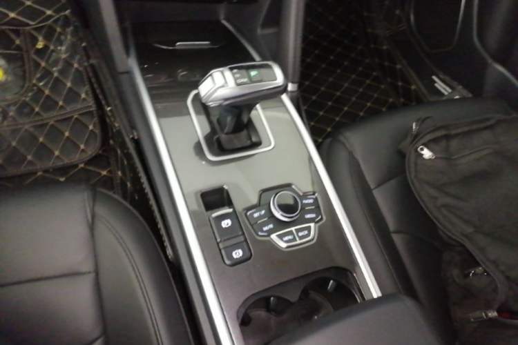 Used Haval H6 2018 Sport Edition 1.5T Automatic Two-Wheel Drive Elite Model China V Standard Gear Lever