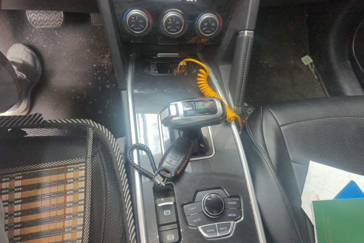 Used Haval H6 2018 Red-Label Sport Edition 1.5T Automatic Two-Wheel Drive Prestige Model Gear Lever