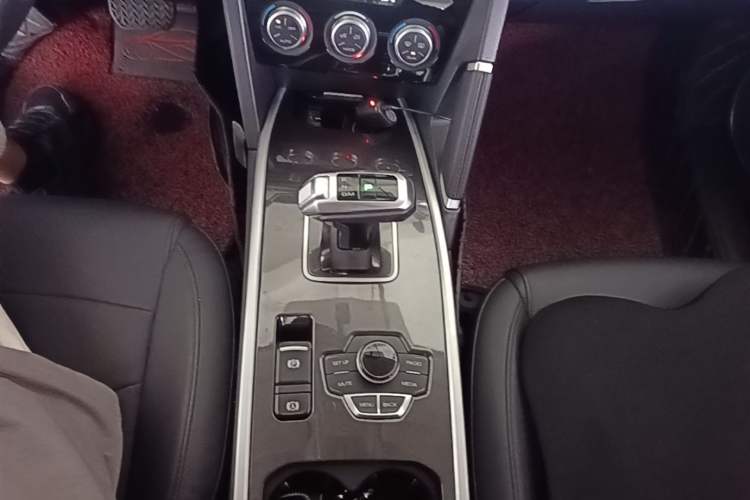 Used Haval H6 2018 Red-Label Sport Edition 1.5T Automatic Two-Wheel Drive Elite Model Gear Lever