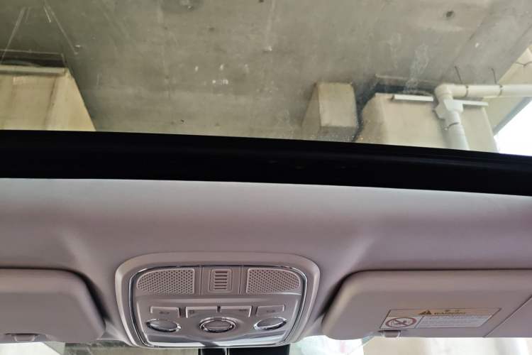 Used Haval H6 2018 Red-Label Sport Edition 1.5T Automatic Two-Wheel Drive Elite Model Headliner