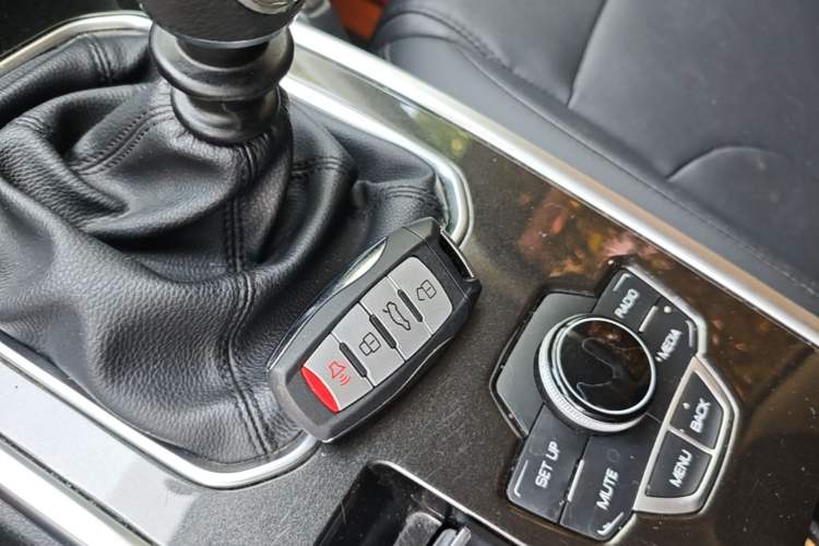Used Haval H6 2018 Red-Label Sport Version 1.5T Manual Two-Wheel Drive Elite Model Interior 1