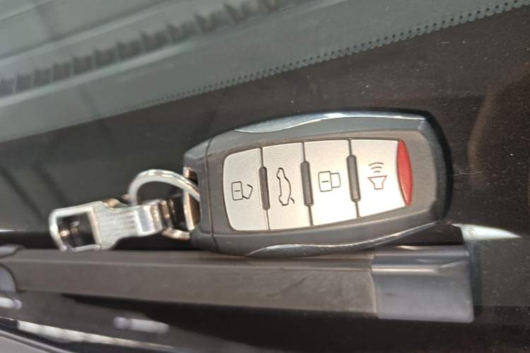 Used Haval H6 2018 Red-Label Sport Version 1.5T Manual Two-Wheel Drive Elite Model Interior 1
