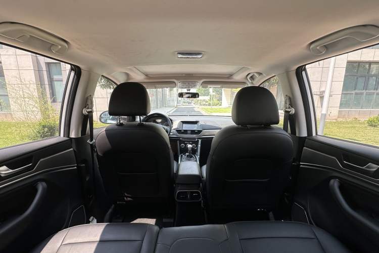 Used Haval H6 2018 Red-Label Sport Version 1.5T Manual Two-Wheel Drive Elite Model Interior 11