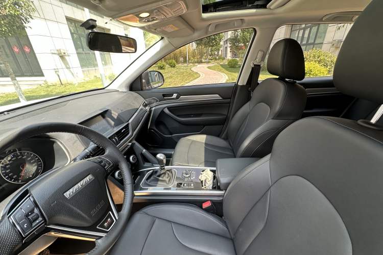 Used Haval H6 2018 Red-Label Sport Version 1.5T Manual Two-Wheel Drive Elite Model Interior 2