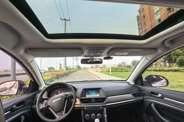 Used Haval H6 2018 Red-Label Sport Version 1.5T Manual Two-Wheel Drive Elite Model Interior 2