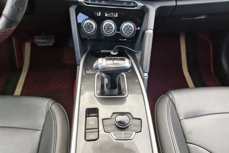 Used Haval H6 2018 Red-Label Sport Edition 1.5T Automatic Two-Wheel Drive Elite Model Interior 4