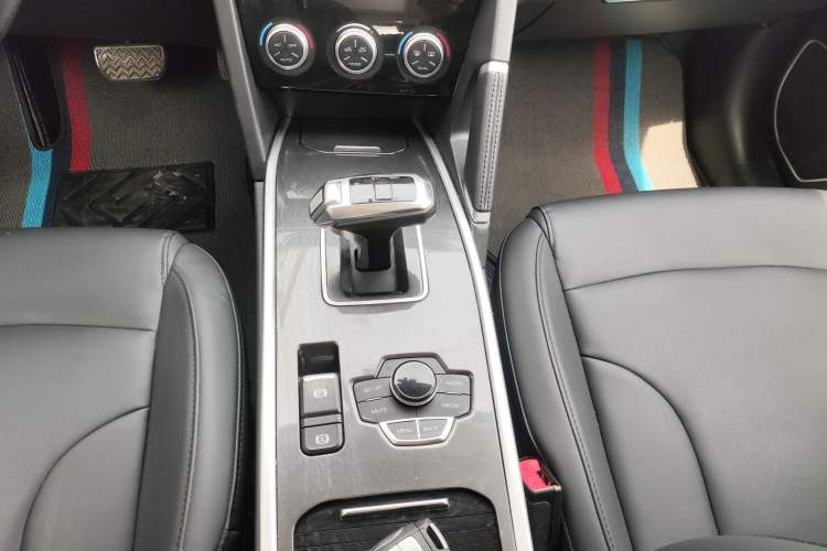 Used Haval H6 2018 Sport Edition 1.5T Automatic Two-Wheel Drive Elite Model China V Standard Interior 4
