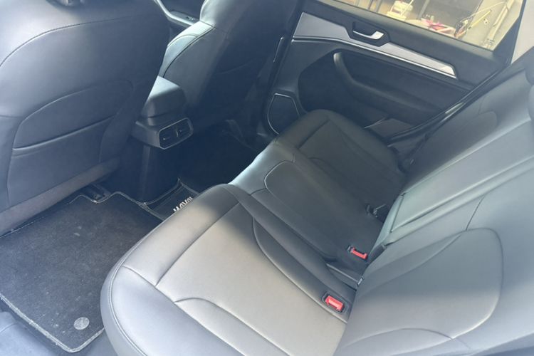 Used Haval H6 2018 Sport Edition 1.5T Automatic Two-Wheel Drive Elite Model China V Standard Interior 4