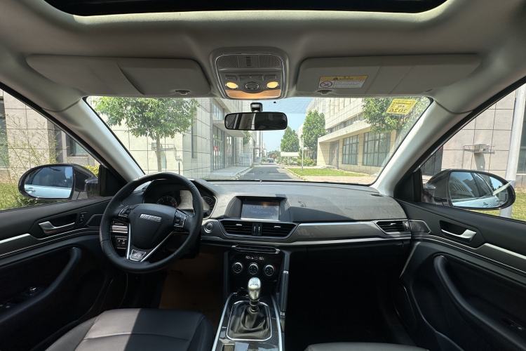 Used Haval H6 2018 Red-Label Sport Version 1.5T Manual Two-Wheel Drive Elite Model Interior 5