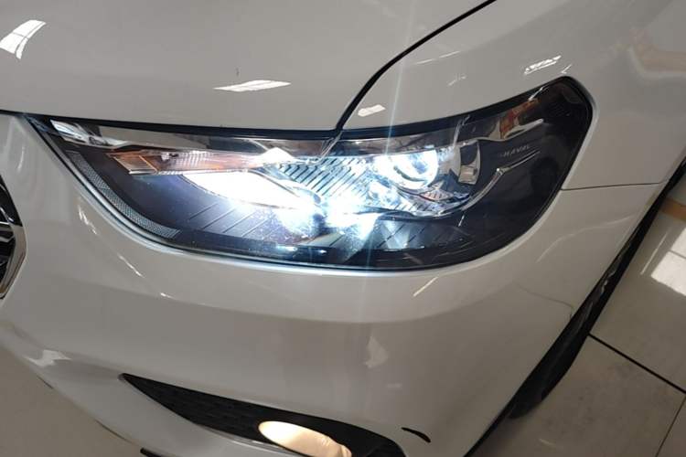 Used Haval H6 2018 Blue Label Sport Edition 1.5T Automatic Two-Wheel Drive Elite Model Left Front Headlight