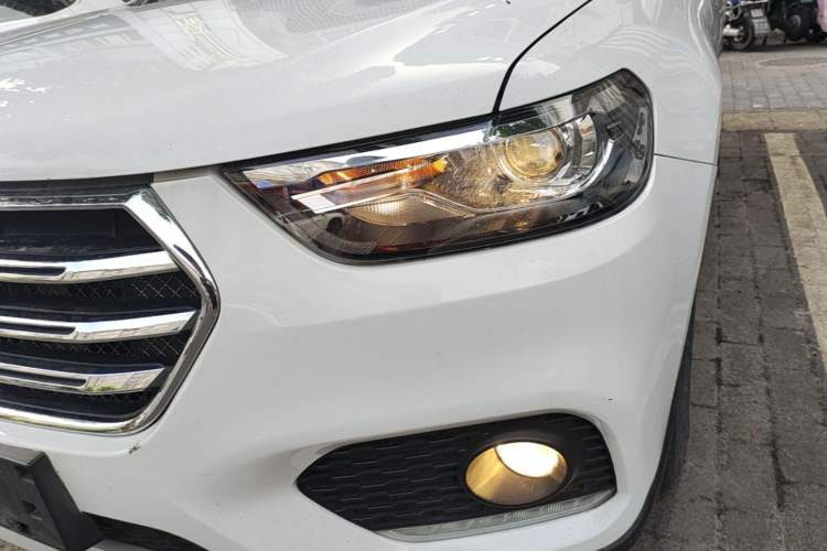 Used Haval H6 2018 Sport Edition 1.5T Automatic Two-Wheel Drive Elite Model China V Standard Left Front Headlight