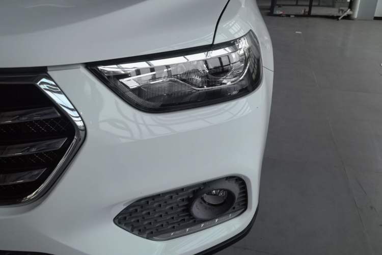Used Haval H6 2018 Blue Label Sport Edition 1.5T Automatic Two-Wheel Drive Elite Model Left Front Headlight