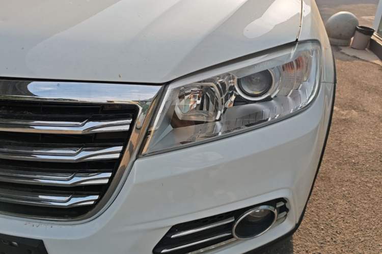 Used Haval H6 2018 Sport Edition 1.5T Manual Two-Wheel Drive Elite Model China V Standard Left Front Headlight