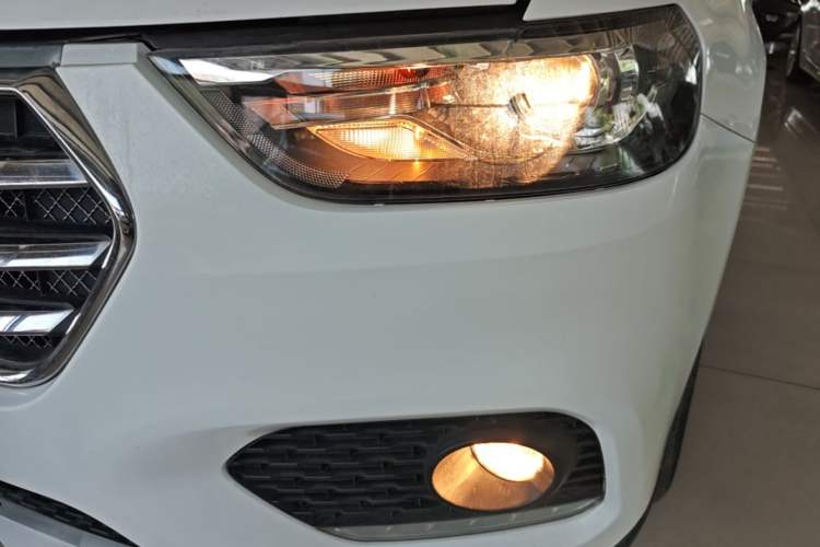 Used Haval H6 2018 Sport Edition 1.5T Automatic Two-Wheel Drive Elite Model China V Standard Left Front Headlight