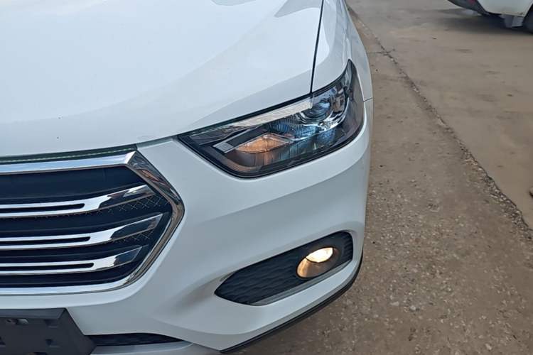 Used Haval H6 2018 Blue Label Sport Edition 1.5T Automatic Two-Wheel Drive Elite Model Left Front Headlight