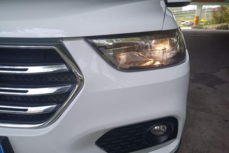 Used Haval H6 2018 Sport Edition 1.5T Automatic Two-Wheel Drive Elite Model China V Standard Left Front Headlight