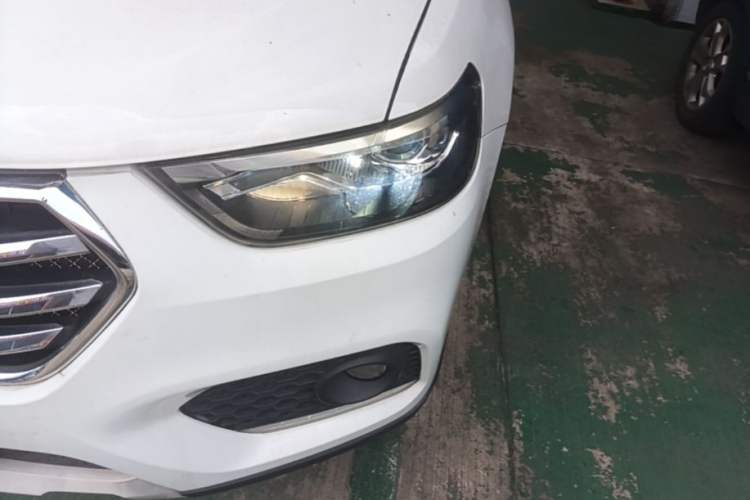 Used Haval H6 2018 Blue Label Sport Edition 1.5T Automatic Two-Wheel Drive Elite Model Left Front Headlight