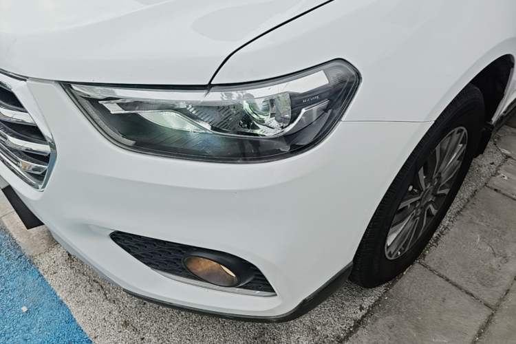 Used Haval H6 2018 Blue Label Sport Edition 1.5T Automatic Two-Wheel Drive Elite Model Left Front Headlight