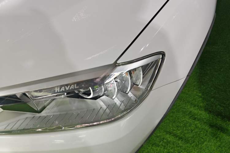 Used Haval H6 2018 Sport Edition 1.5T Automatic Two-Wheel Drive Elite Model China V Standard Left Front Headlight