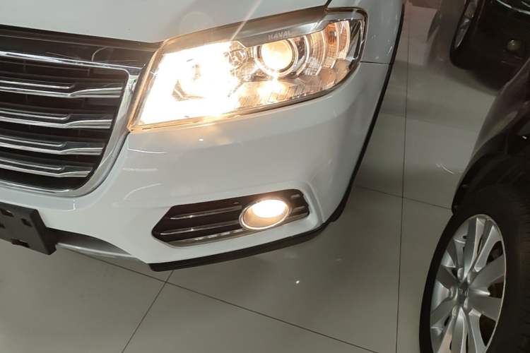 Used Haval H6 2018 Red-Label Sport Edition 1.5T Automatic Two-Wheel Drive Elite Model Left Front Headlight