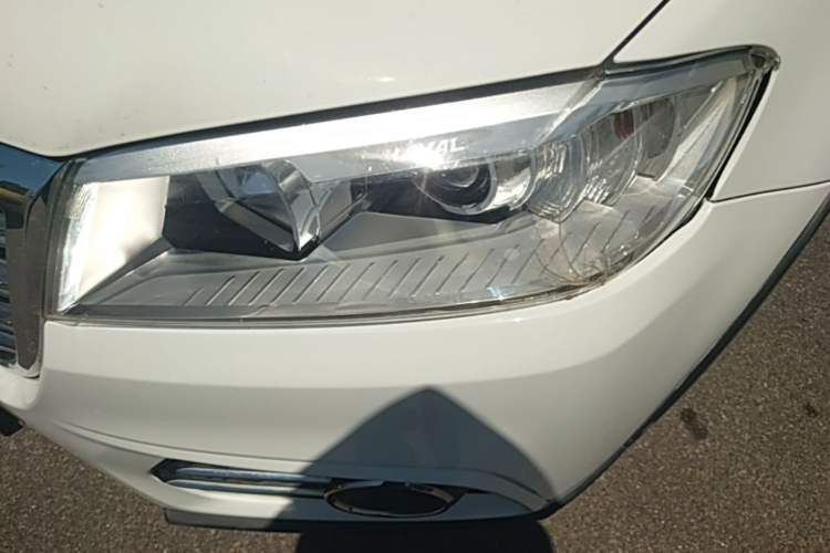 Used Haval H6 2018 Red-Label Sport Edition 1.5T Automatic Two-Wheel Drive Elite Model Left Front Headlight
