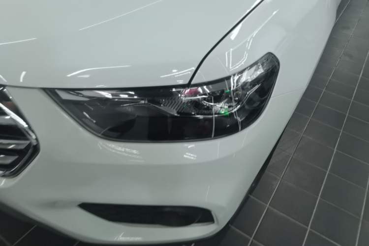 Used Haval H6 2018 Blue Label Sport Edition 1.5T Automatic Two-Wheel Drive Elite Model Left Front Headlight