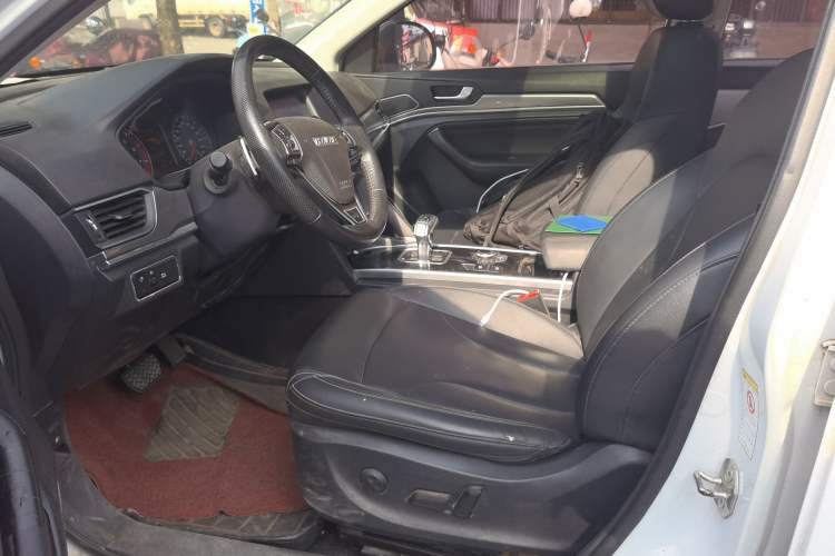 Used Haval H6 2018 Sport Edition 1.5T Automatic Two-Wheel Drive Elite Model China V Standard Left Front Seat