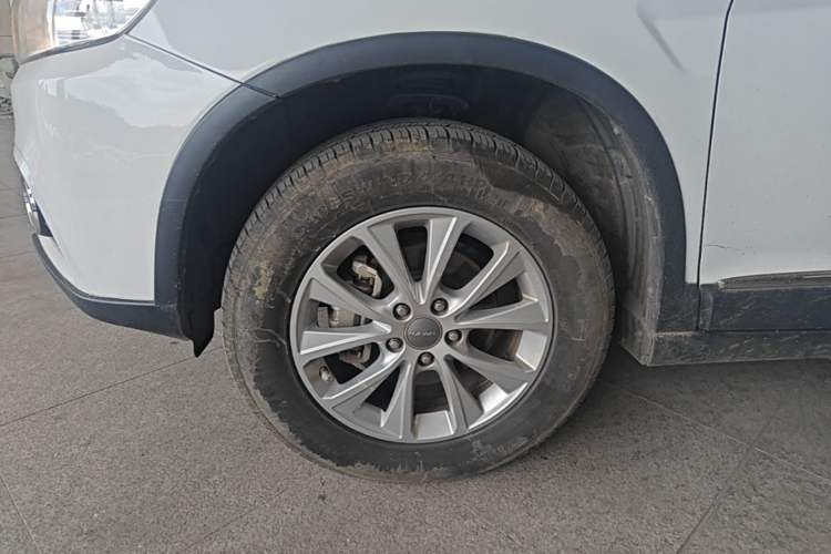 Used Haval H6 2018 Red-Label Sport Edition 1.5T Automatic Two-Wheel Drive Elite Model Left Front Wheel Hub