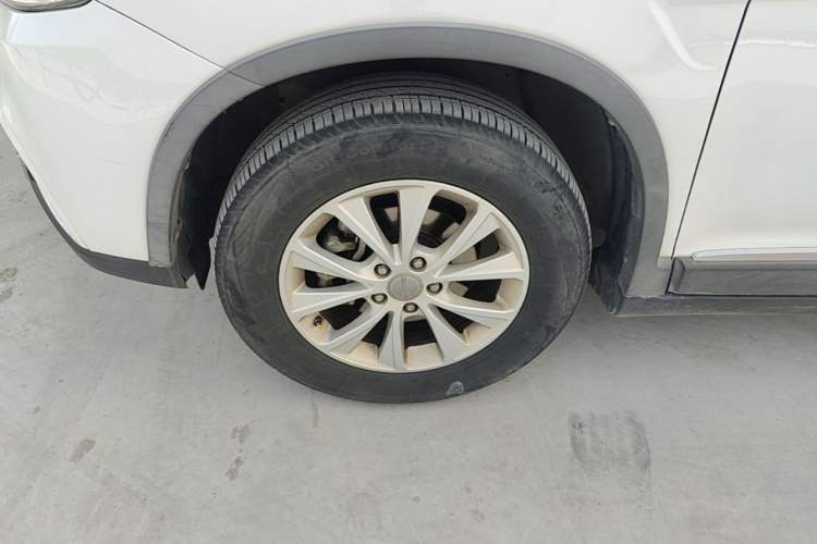 Used Haval H6 2018 Red-Label Sport Version 1.5T Manual Two-Wheel Drive Elite Model Left Front Wheel Hub
