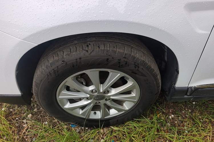 Used Haval H6 2018 Sport Edition 1.5T Automatic Two-Wheel Drive Elite Model China V Standard Left Front Wheel Hub
