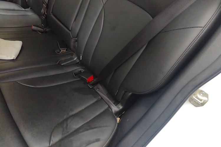 Used Haval H6 2018 Red-Label Sport Version 1.5T Manual Two-Wheel Drive Elite Model Left Rear Seat