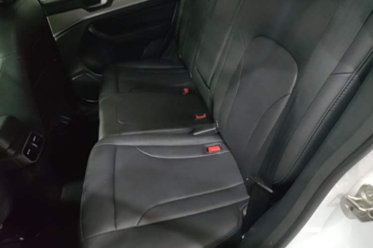 Used Haval H6 2018 Red-Label Sport Edition 1.5T Automatic Two-Wheel Drive Elite Model Left Rear Seat