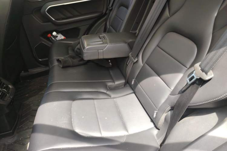 Used Haval H6 2018 Blue Label 2.0T Automatic Luxury Model Left Rear Seat