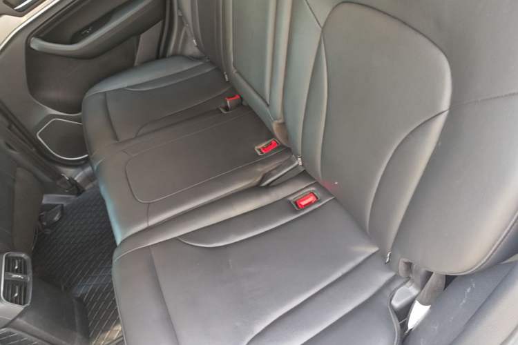 Used Haval H6 2018 Sport Edition 1.5T Manual Two-Wheel Drive Elite Model China V Standard Left Rear Seat