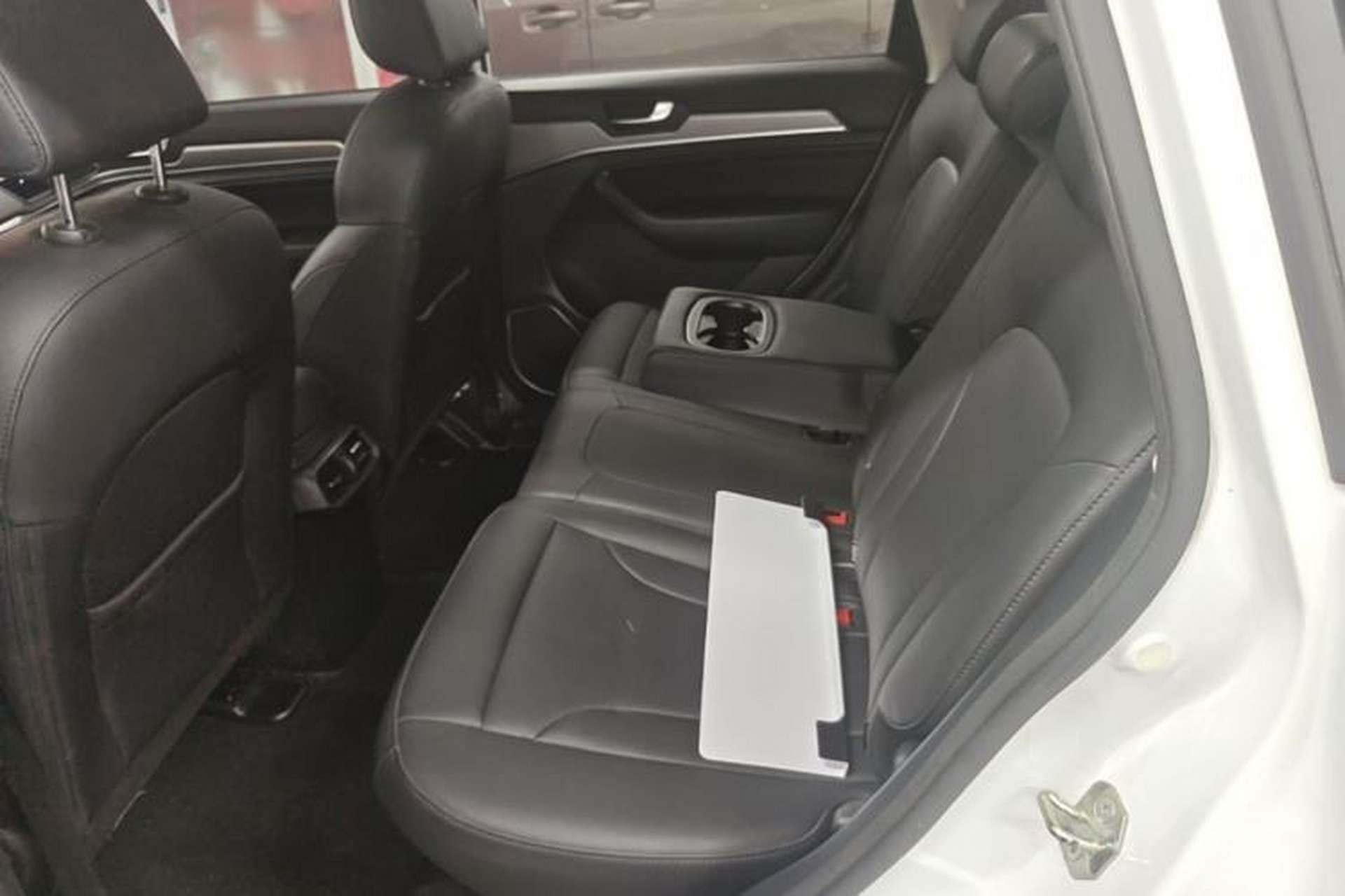 Used Haval H6 2018 Red-Label Sport Version 1.5T Manual Two-Wheel Drive Elite Model Left Rear Seat