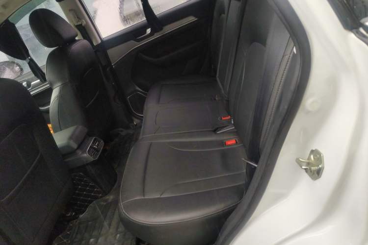 Used Haval H6 2018 Red-Label Sport Version 1.5T Manual Two-Wheel Drive Elite Model Left Rear Seat