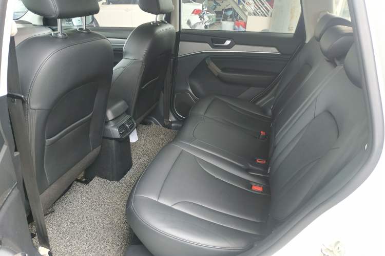 Used Haval H6 2018 Red-Label Sport Edition 1.5T Automatic Two-Wheel Drive Elite Model Left Rear Seat