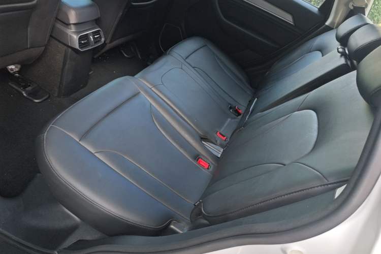 Used Haval H6 2018 Red-Label Sport Edition 1.5T Automatic Two-Wheel Drive Elite Model Left Rear Seat