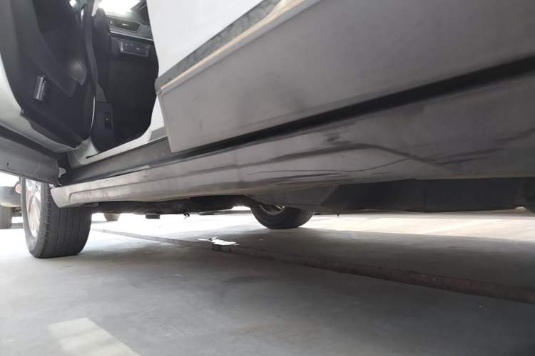 Used Haval H6 2018 Red-Label Sport Edition 1.5T Automatic Two-Wheel Drive Elite Model Left Side Sill