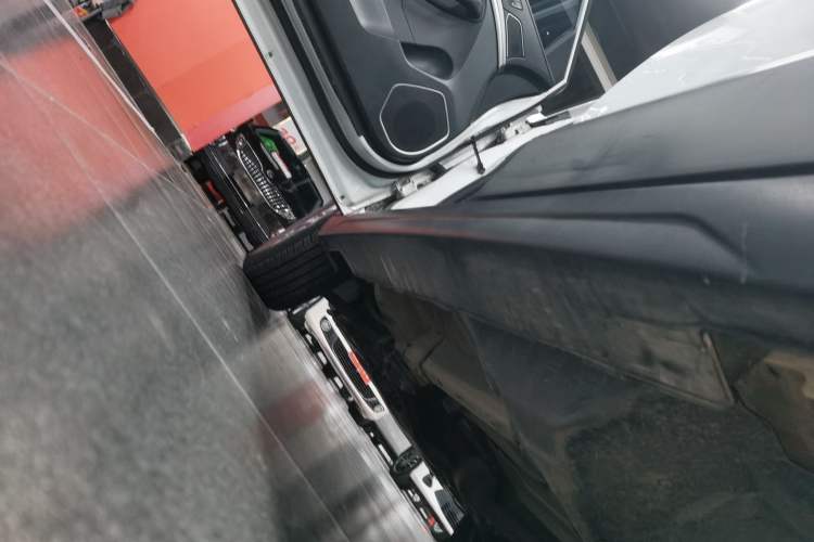 Used Haval H6 2018 Red-Label Sport Edition 1.5T Automatic Two-Wheel Drive Elite Model Left Side Sill